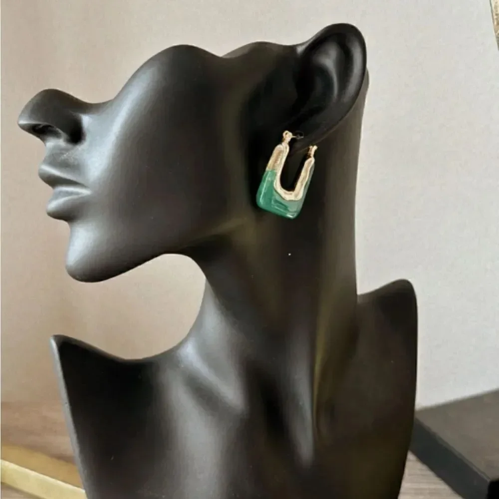 Green hoop earrings A604